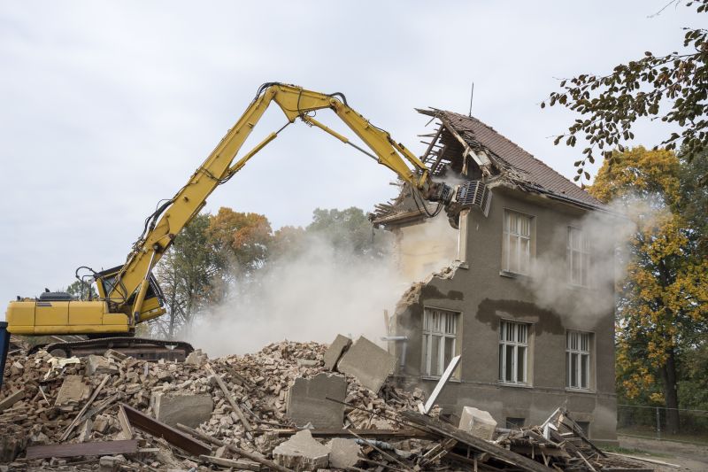 House Wrecking in South Houston, TX